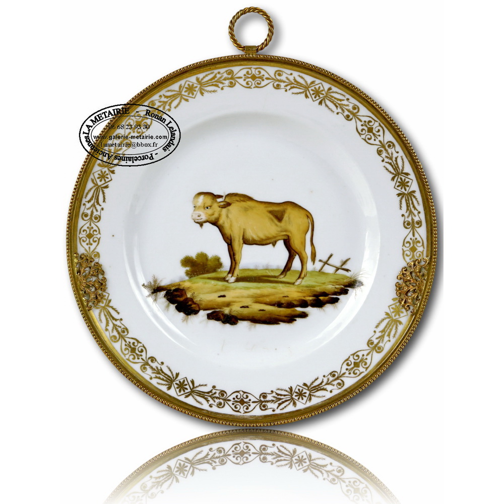 ASSIETTE en porcelaine de PARIS - Manufacture de NAST à PARIS - Ep. DEBUT XIXe