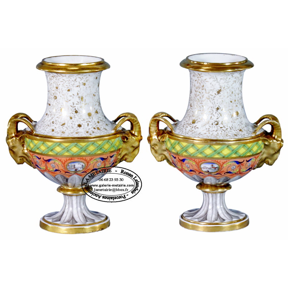 BELLE PAIRE de VASES -  Porcelaine de Paris