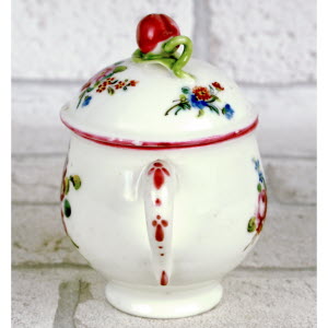 MENNECY-POT_a_CREME-2