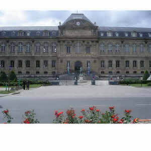 SÈVRES (Hauts de Seine)- MUSÉE NATIONAL DE LA CÉRAMIQUE