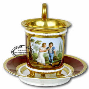 FRANCE - PARIS - Manufacture INDÉTERMINÉE - GRANDE TASSE à CHOCOLAT TRIPODE et sa SOUCOUPE - Ep. DÉBUT XIXe