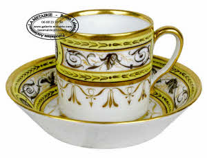 TASSE et sa SOUCOUPE - PARIS - Manufacture INDÉTERMINÉE - Ep. XVIIIe