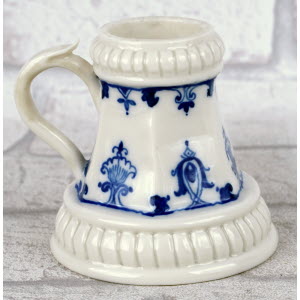 Paire_de_PETITS_BOUGEOIRS-Porcelaine_de_Didier_GARDILLOU-2011