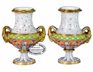 BELLE PAIRE de VASES -  Porcelaine de Paris
