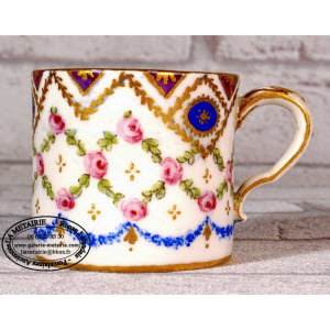 SEVRES-TASSES_et_sa_Soucoupe_4e_grandeur__02_20220902081555