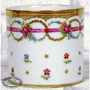 TASSE_et_sa_SOUCOUPE-Porcelaine_de_BORDEAUX-5
